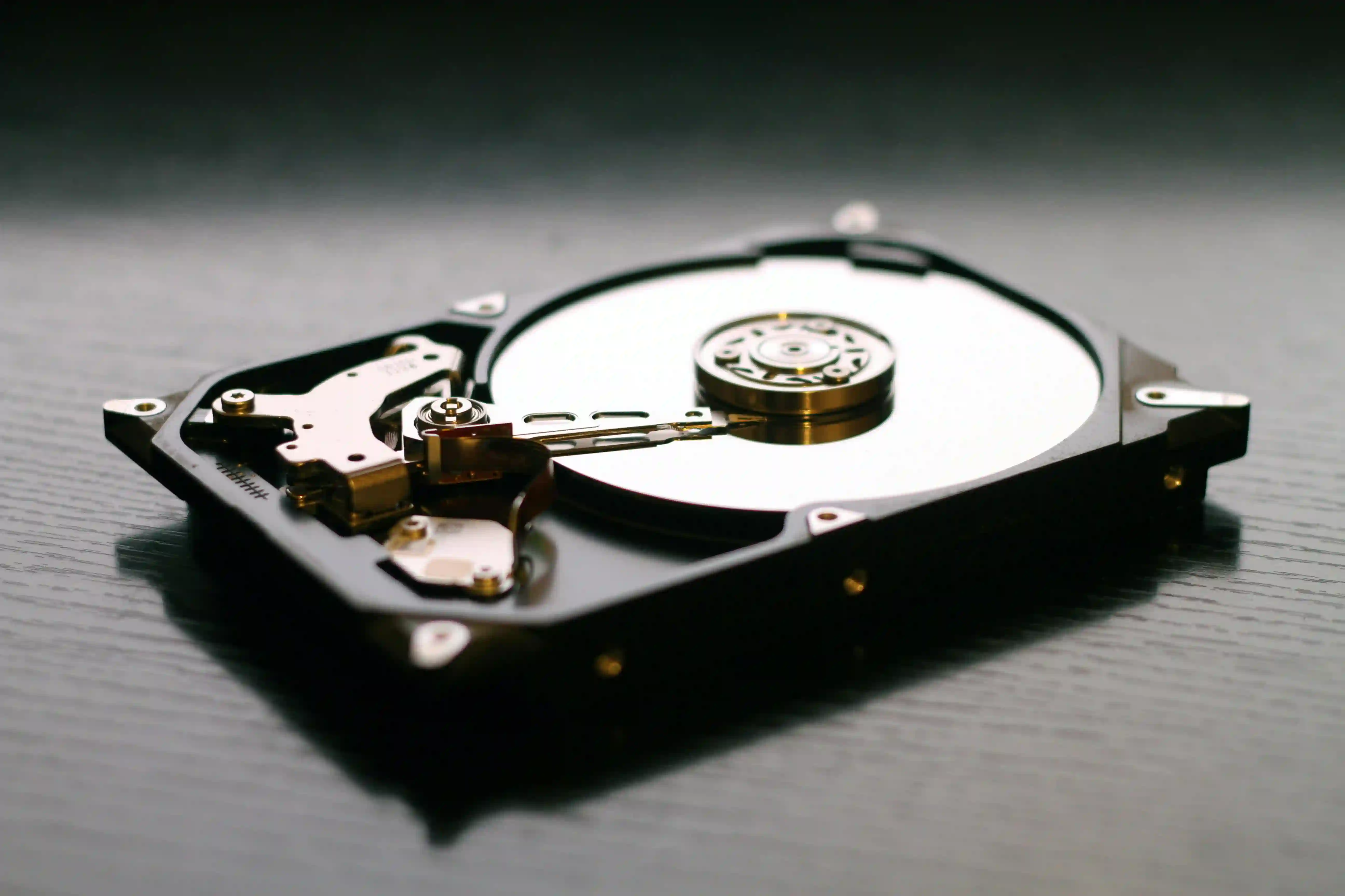 Illustration de l'article : Comment choisir les disques durs pour votre NAS en 2026